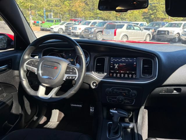 Used 2017 Dodge Charger R/T Scat Pack w/ Technology Group RWD image 20