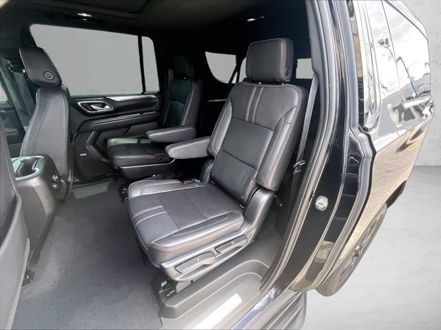 Used 2023 Chevrolet Suburban RST w/ Luxury Package RWD image 28