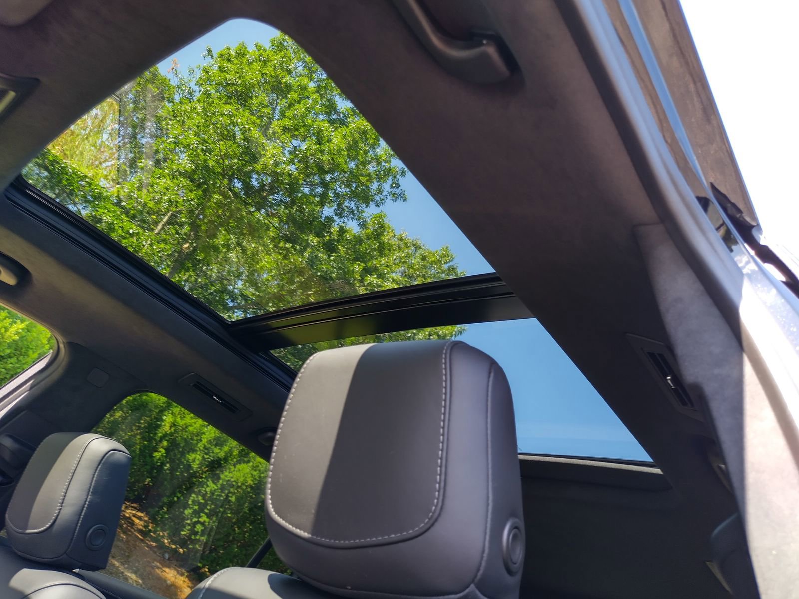 Certified 2025 Cadillac XT6 Premium Luxury w/ Platinum Package image 12