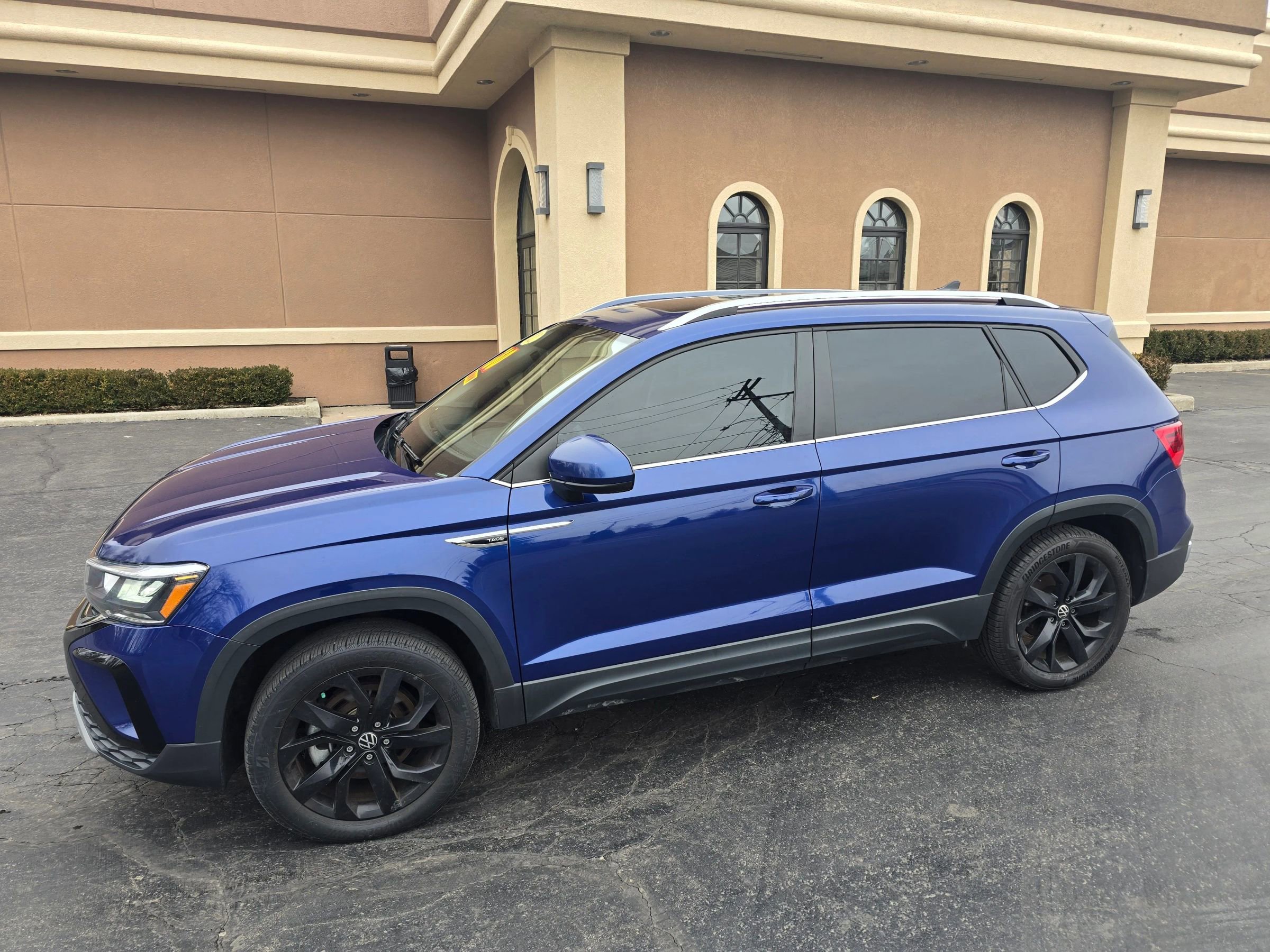 Used 2022 Volkswagen Taos SE image 9