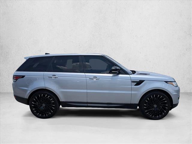 Used 2017 Land Rover Range Rover Sport SE AWD/4WD image 4