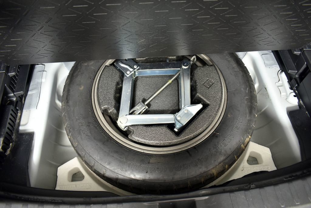 Certified 2022 Toyota RAV4 XLE Premium image 26