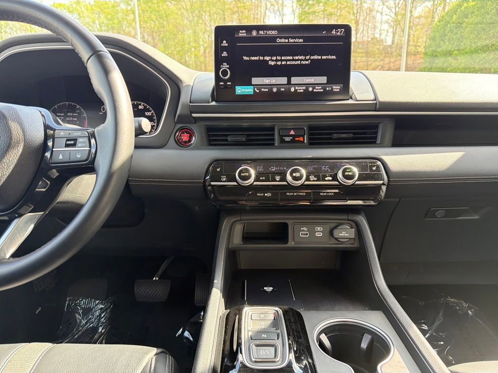 Used 2023 Honda Pilot Touring image 25
