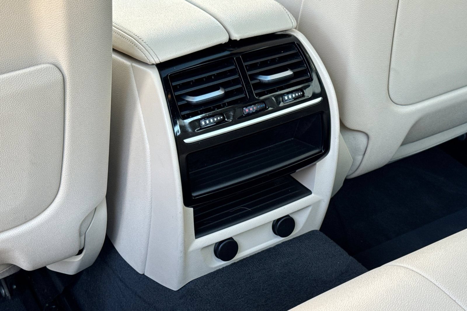 Used 2019 BMW 530e w/ Premium Package RWD image 14