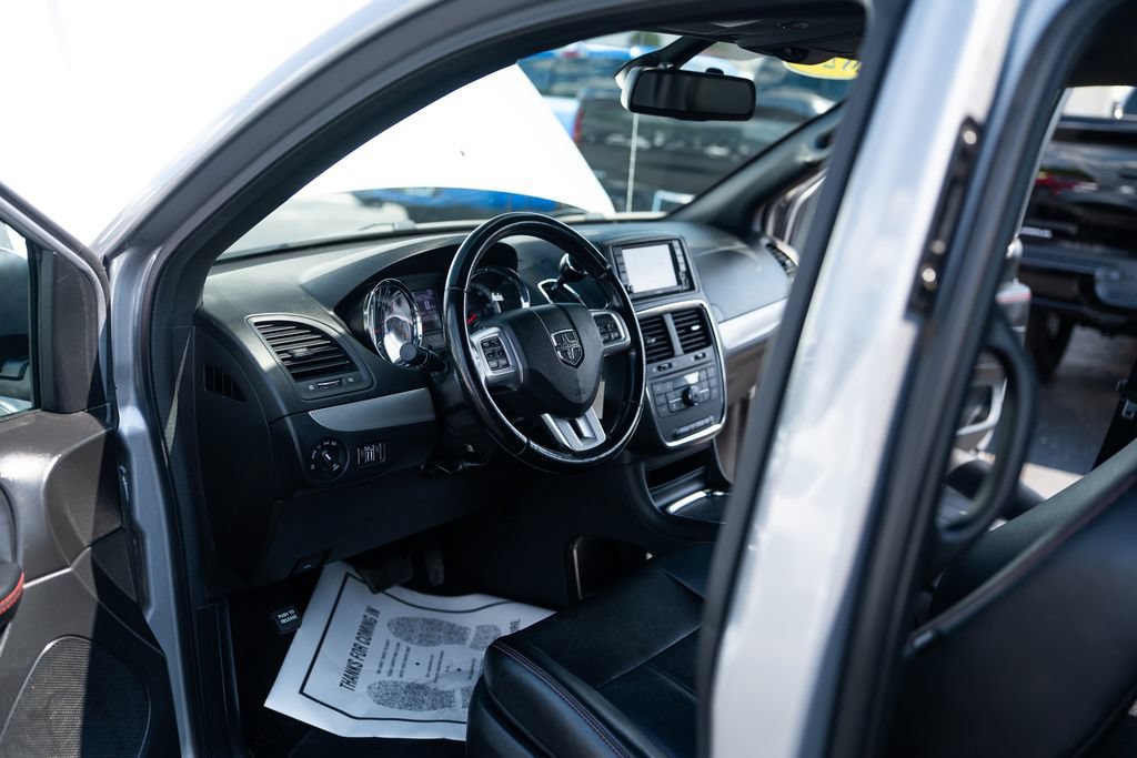 Used 2020 Dodge Grand Caravan GT FWD image 13