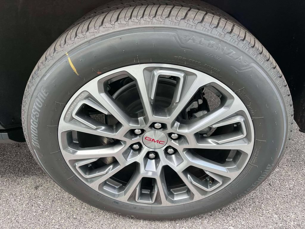 New 2026 GMC Yukon XL Denali w/ Denali Reserve Package AWD/4WD image 11