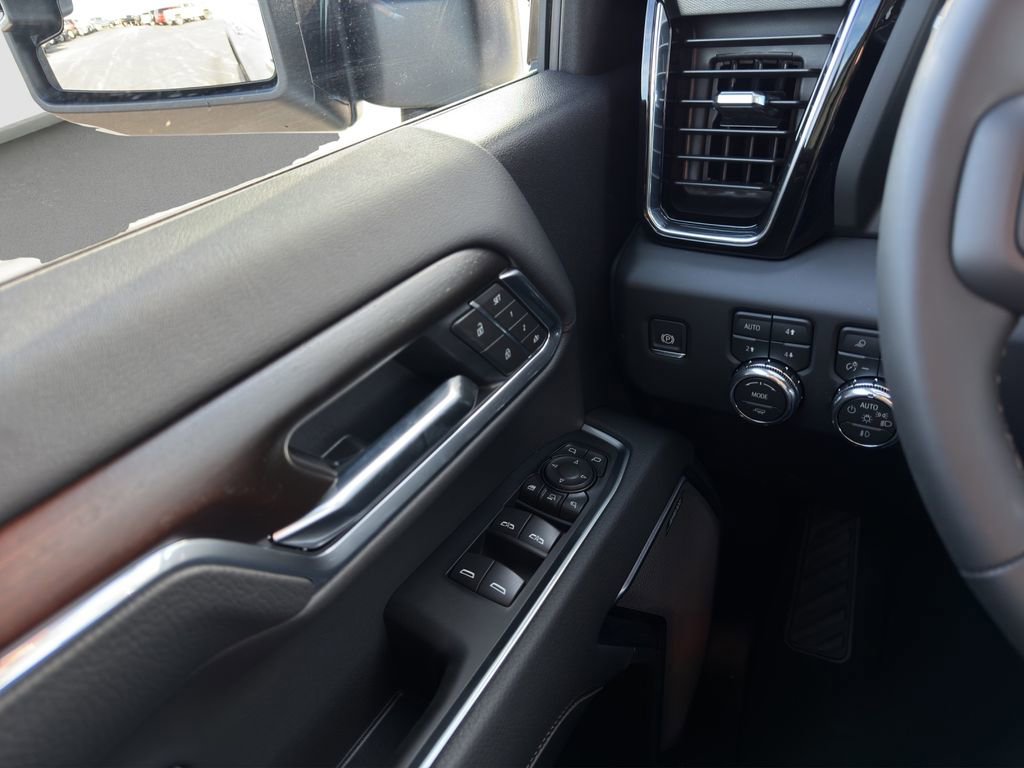 New 2026 GMC Sierra 2500 Denali w/ Denali Reserve Package image 29