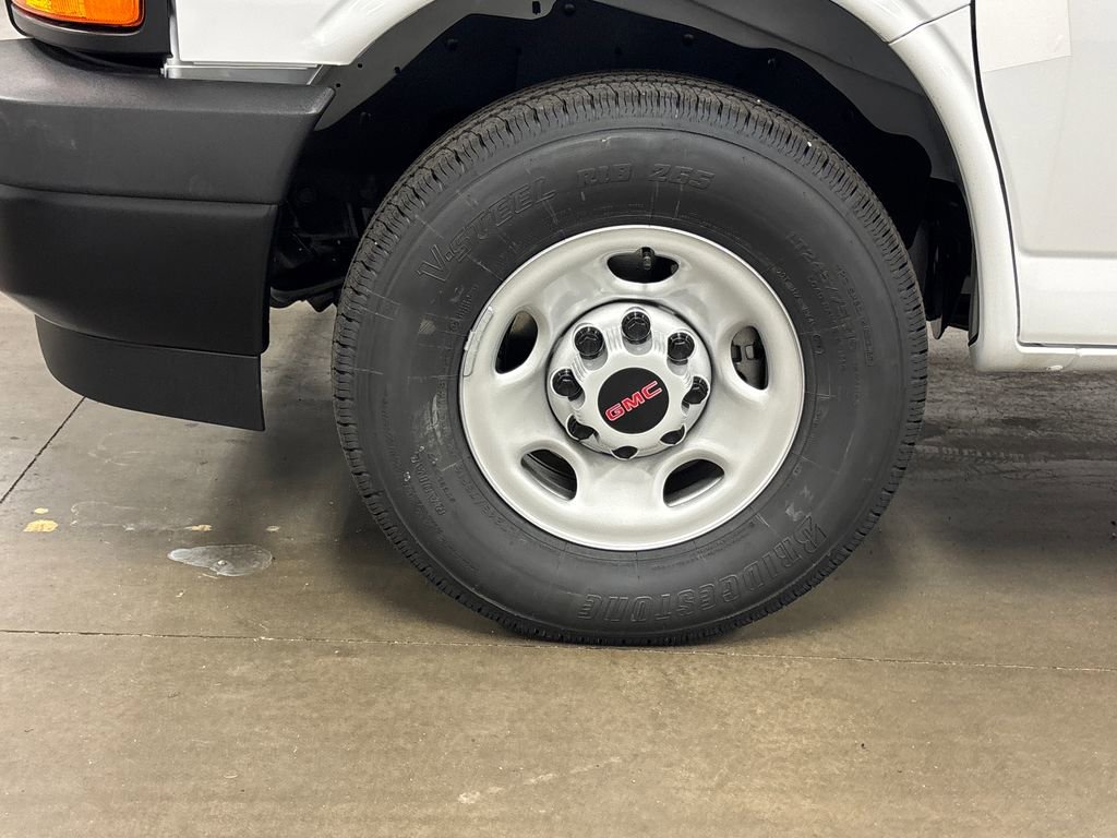 New 2026 GMC Savana 2500 RWD image 8