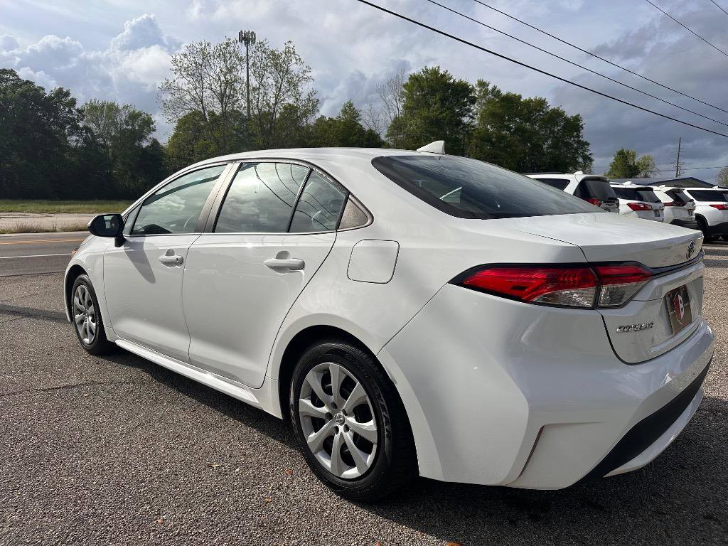 Used 2022 Toyota Corolla LE FWD image 7