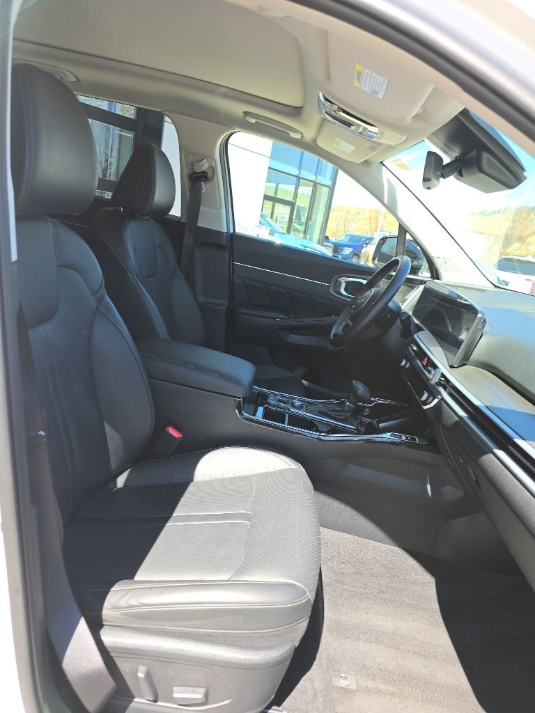 Used 2025 Kia Sorento SX AWD/4WD image 8