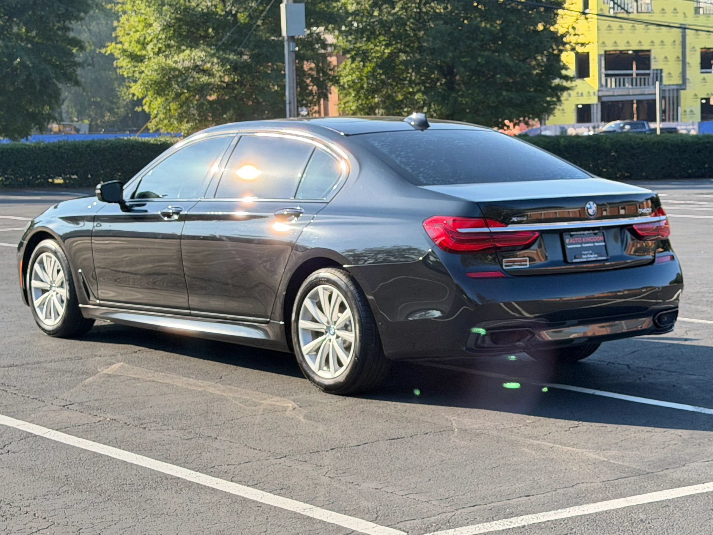 Used 2019 BMW 740i xDrive w/ M Sport Package AWD/4WD image 8