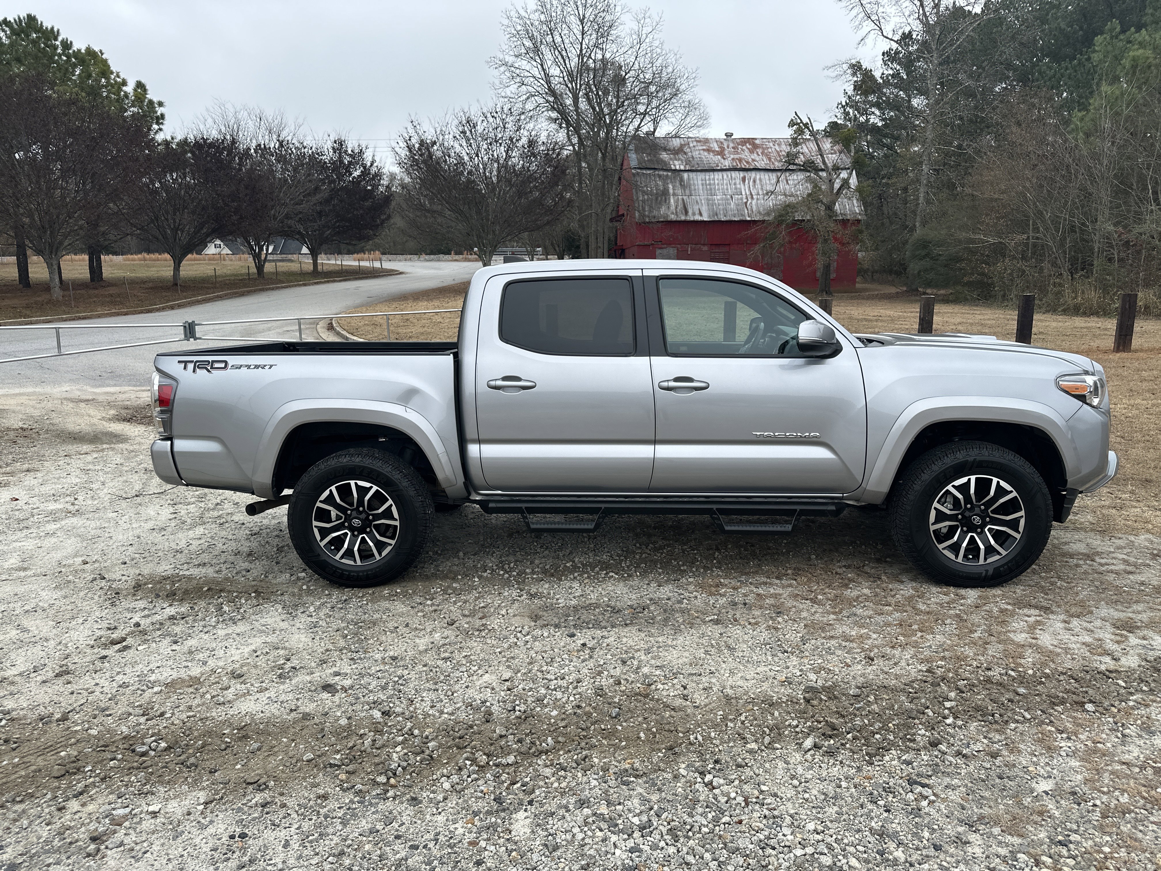 Used 2020 Toyota Tacoma TRD Sport image 4