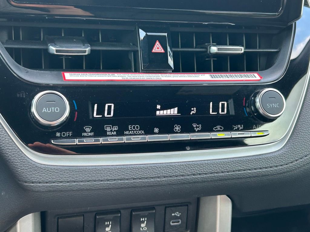 Used 2024 Toyota Corolla Cross XSE image 30