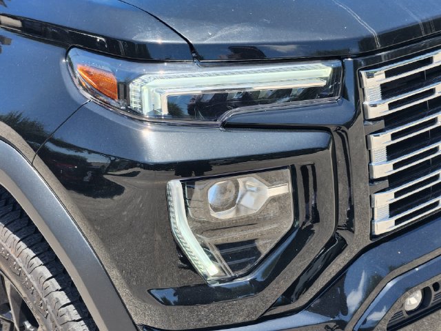 Used 2024 GMC Canyon Denali w/ LPO, Denali Black Edition AWD/4WD image 10