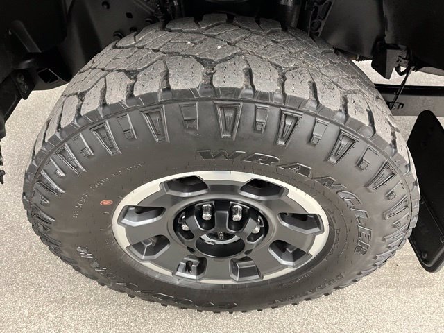 Used 2024 Ford F350 Platinum w/ Tremor Off-Road Package AWD/4WD image 15