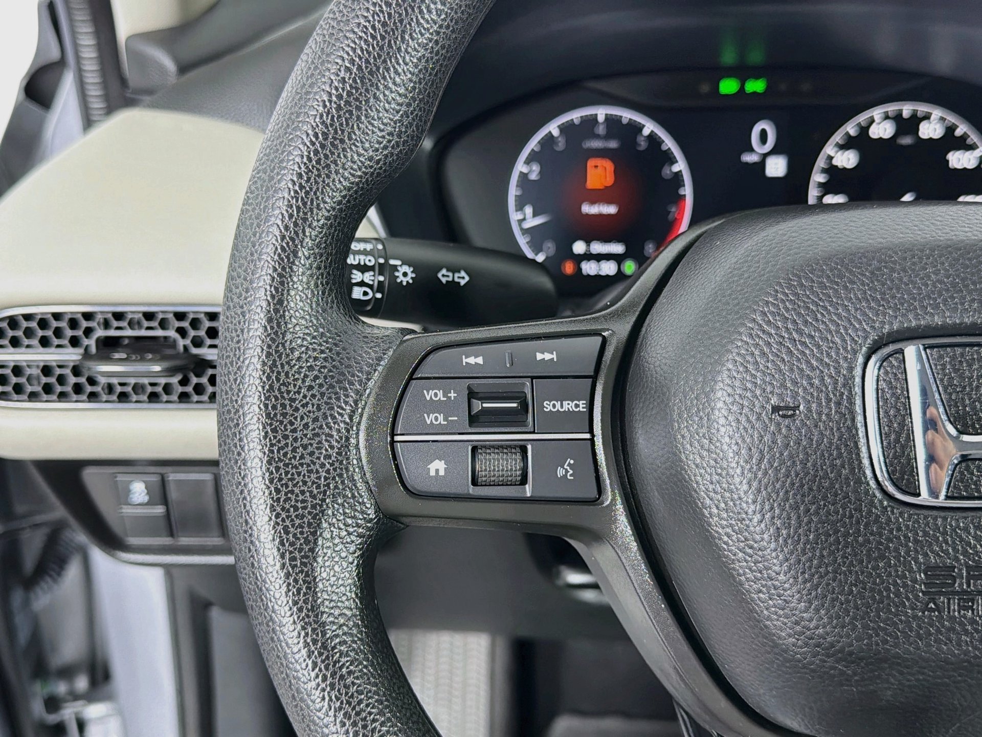 Certified 2024 Honda HR-V LX image 32