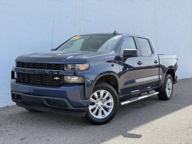 Used 2020 Chevrolet Silverado 1500 Custom w/ Custom Value Package AWD/4WD image 1