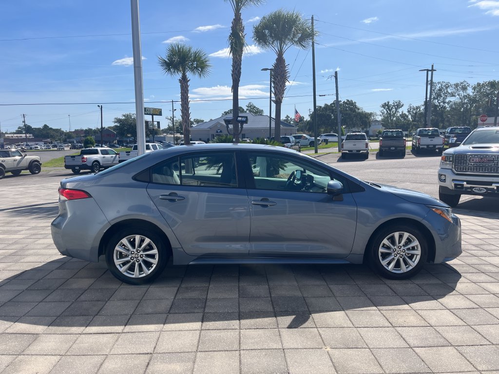 Used 2024 Toyota Corolla LE w/ LE Convenience Package FWD image 7