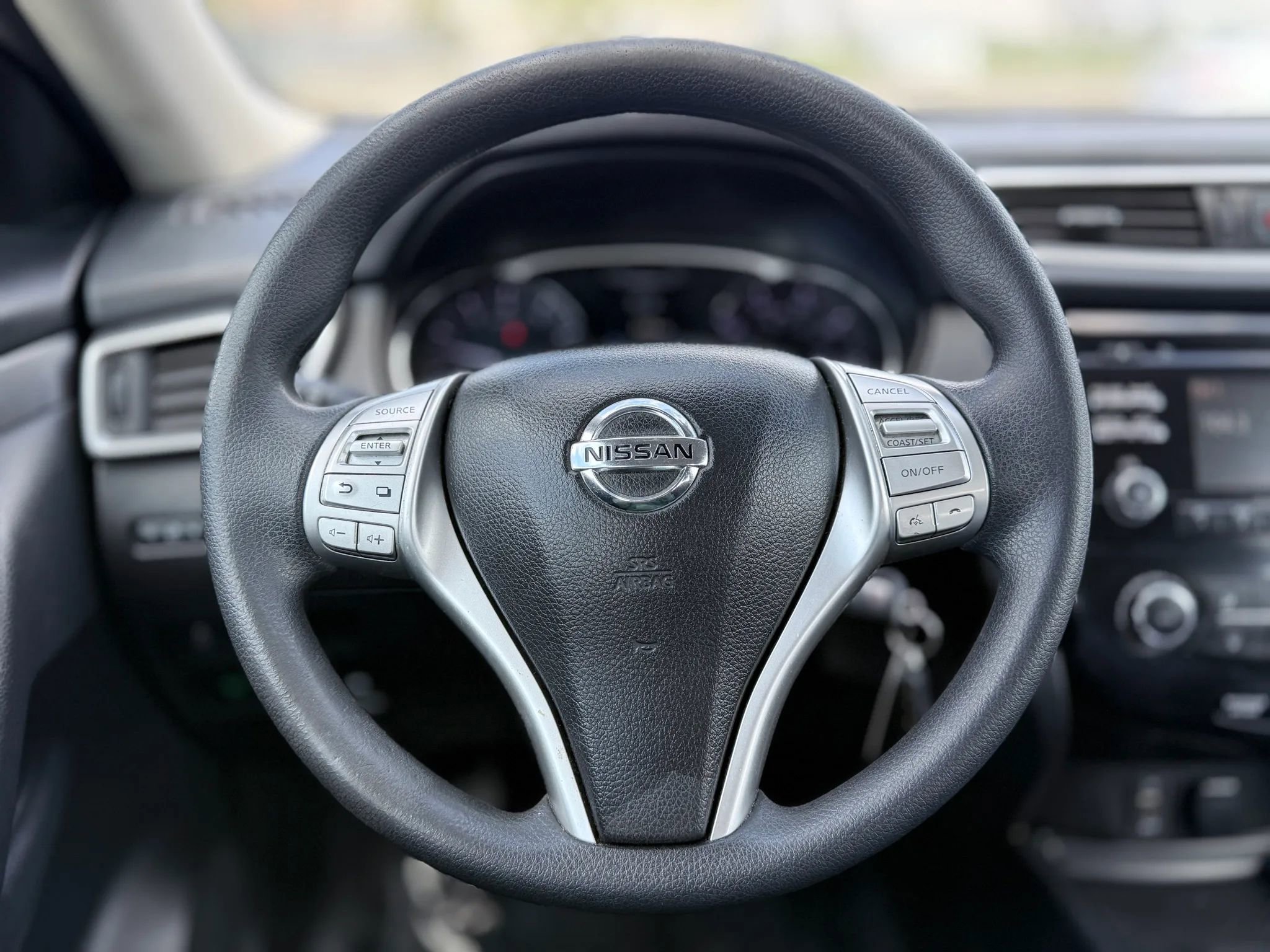 Used 2016 Nissan Rogue S image 24