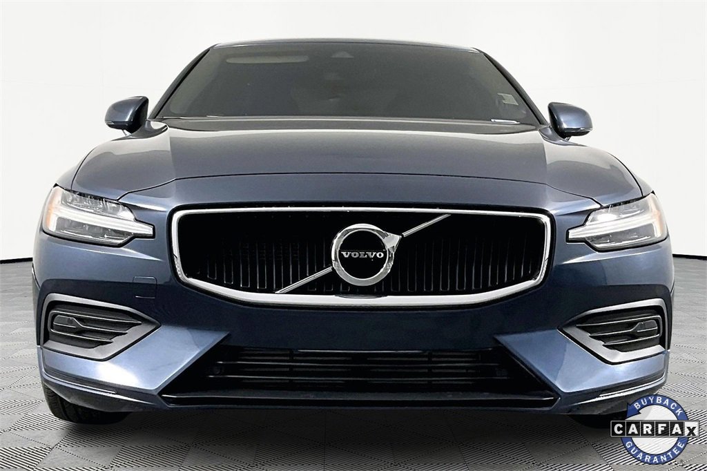Used 2020 Volvo S60 T5 Momentum image 2