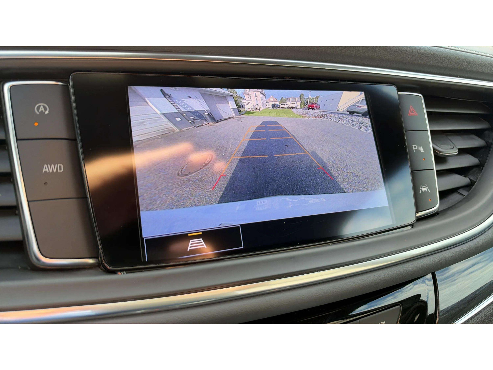 Used 2023 Buick Enclave Essence AWD/4WD image 20