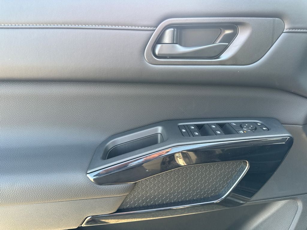 New 2026 Nissan Pathfinder SV w/ Cargo Package FWD image 14