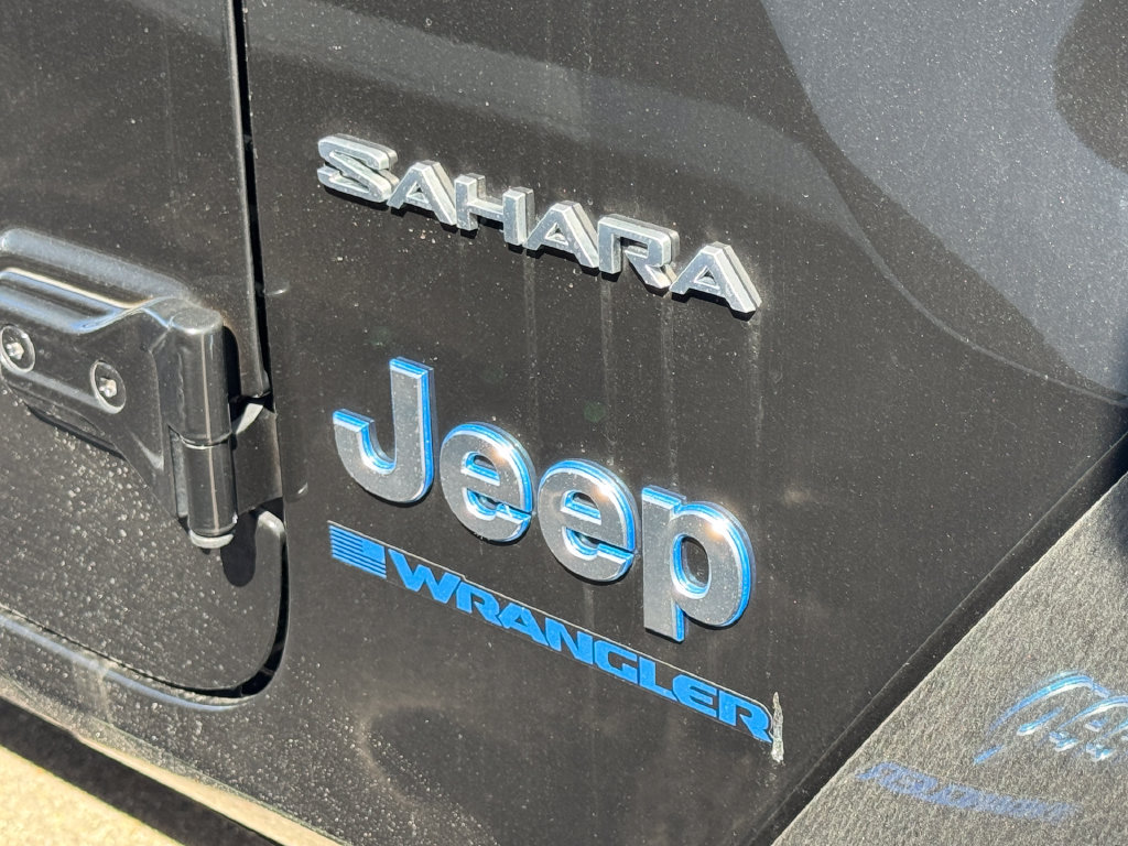 Used 2024 Jeep Wrangler Unlimited Sahara w/ Technology Group AWD/4WD image 5