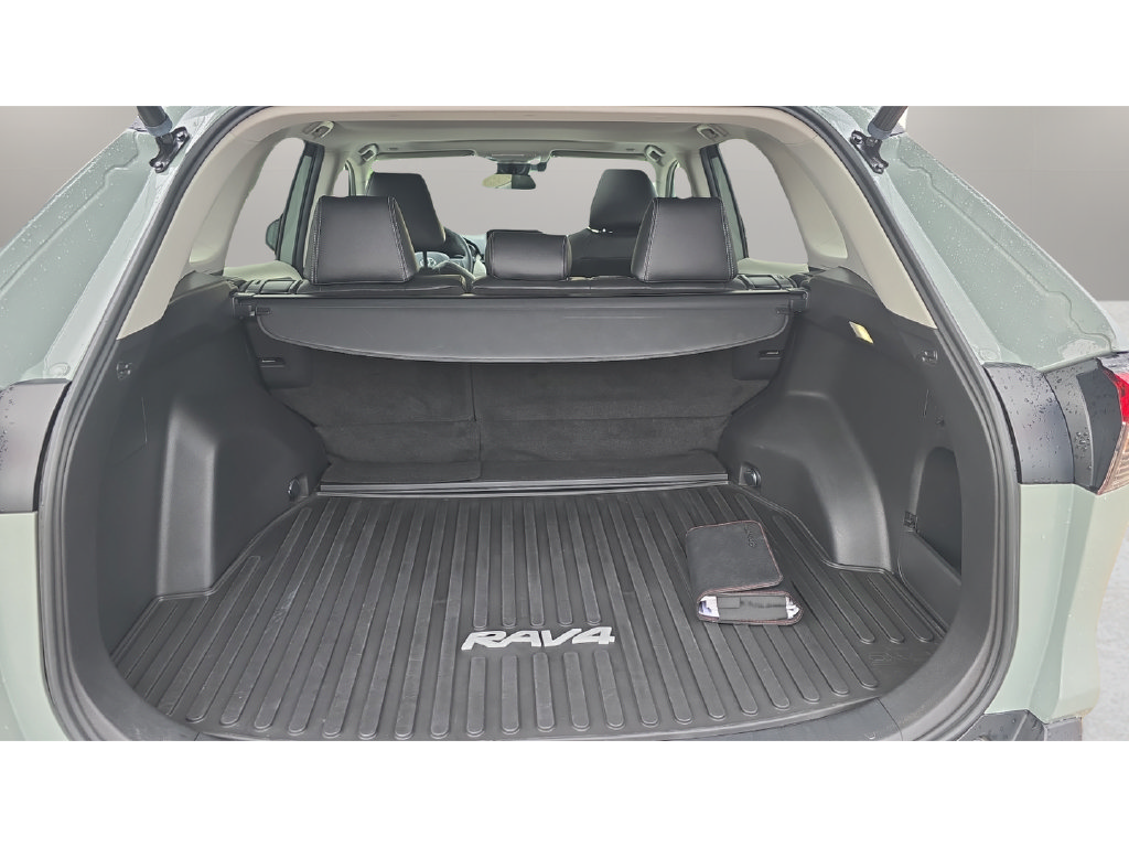 Used 2023 Toyota RAV4 XLE w/ Convenience Package AWD/4WD image 13