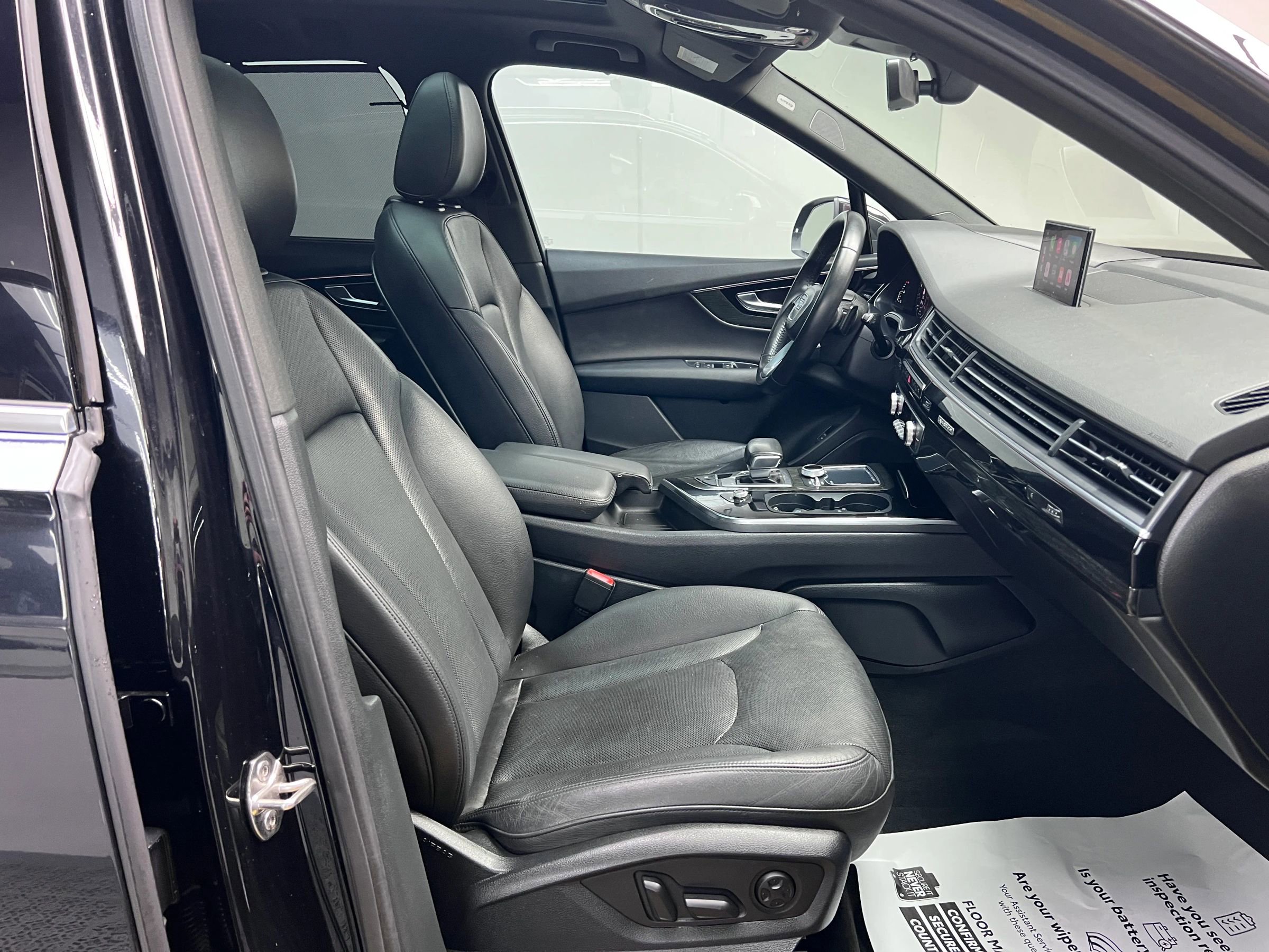 Used 2017 Audi Q7 3.0T Prestige w/ Prestige Package image 28