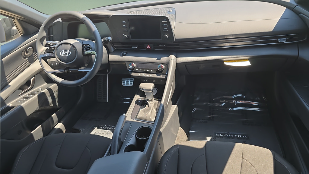 New 2026 Hyundai Elantra Sport FWD image 11