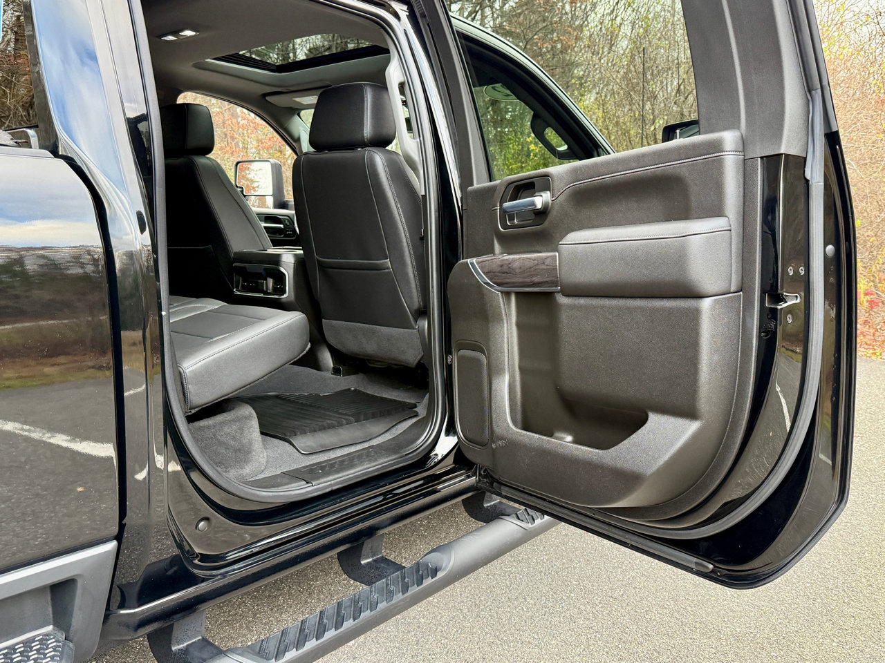 Used 2022 Chevrolet Silverado 2500 LTZ w/ LTZ Plus Package image 36