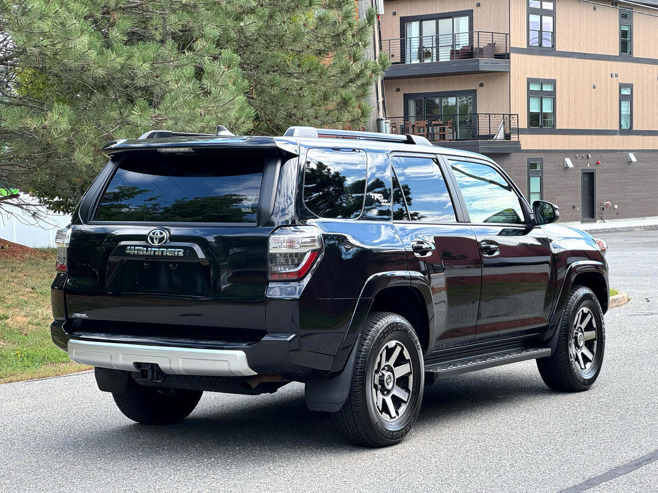 Used 2020 Toyota 4Runner TRD Off-Road Premium image 3