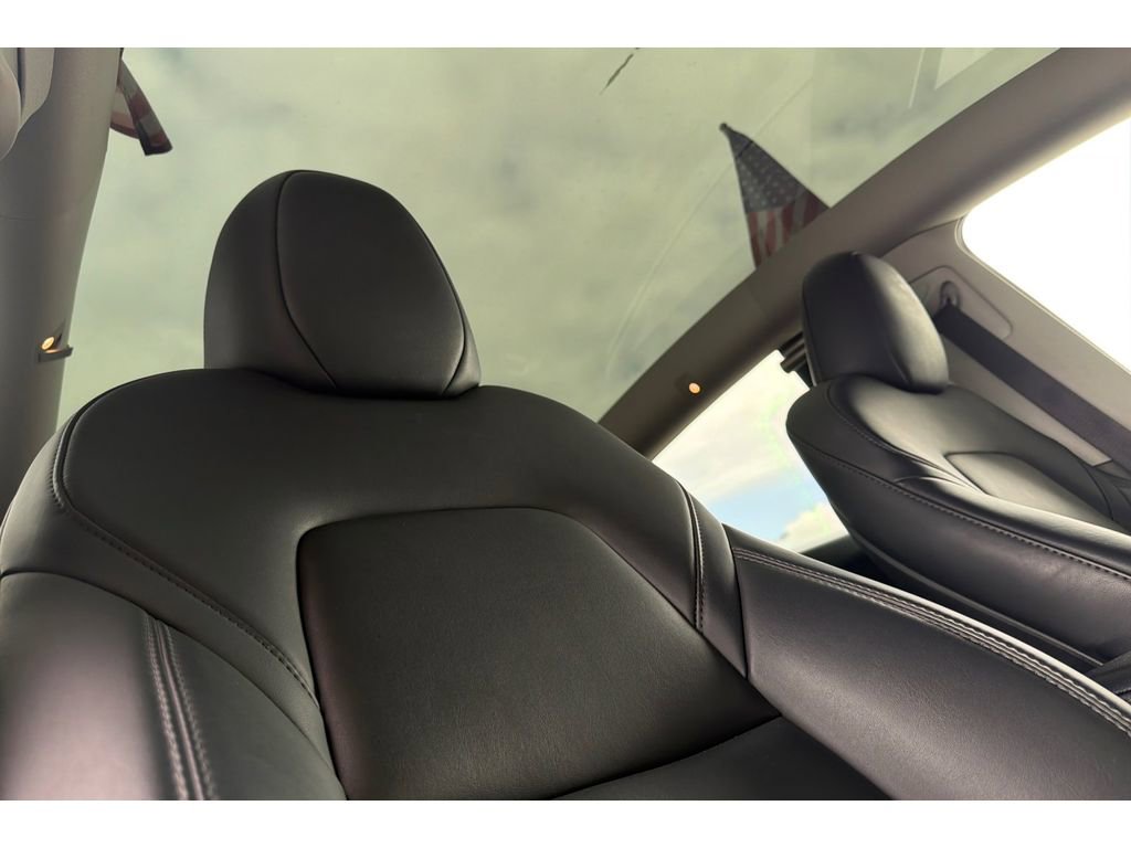 Used 2024 Tesla Model Y Long Range AWD/4WD image 19
