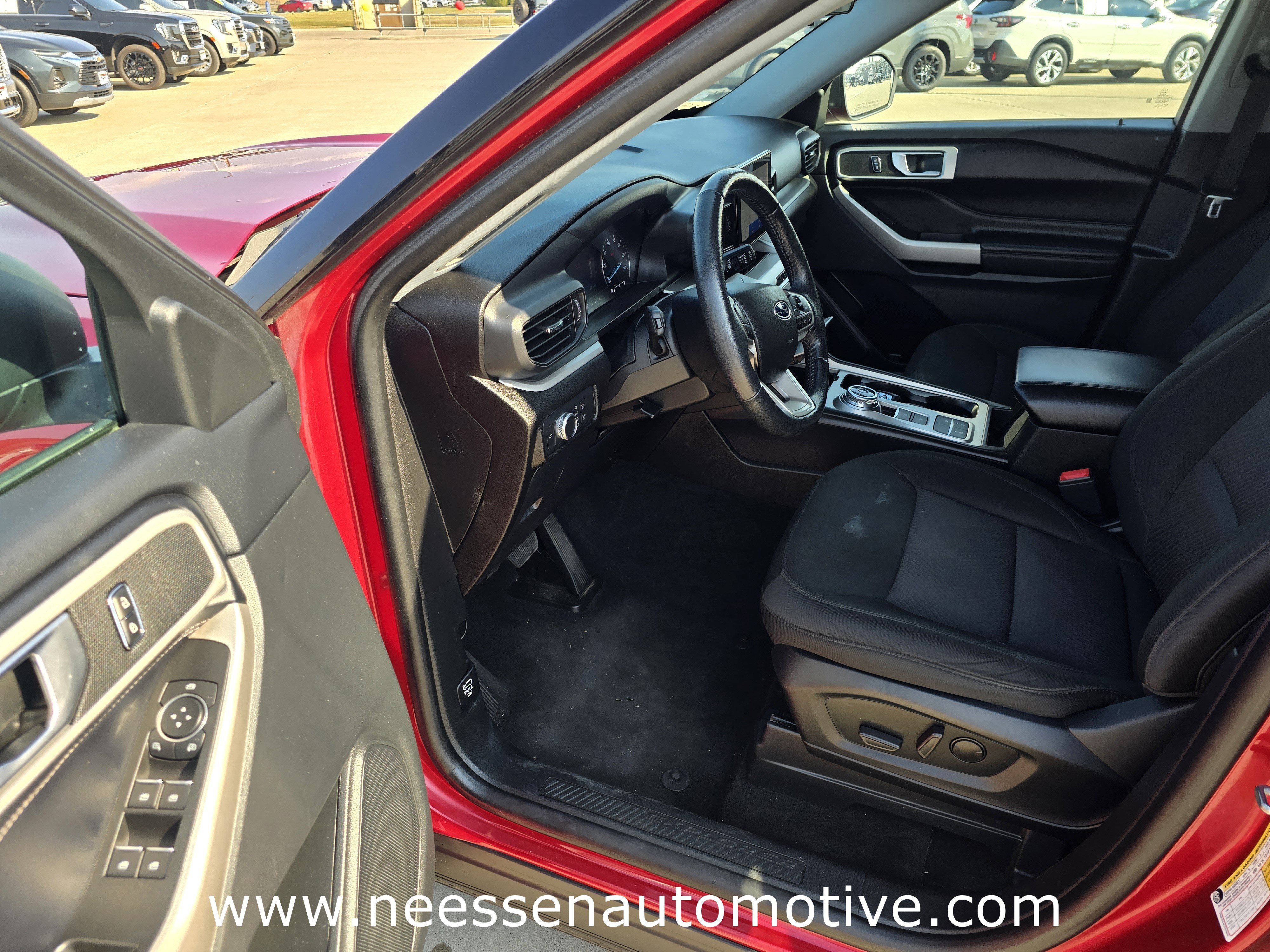 Used 2022 Ford Explorer XLT image 17