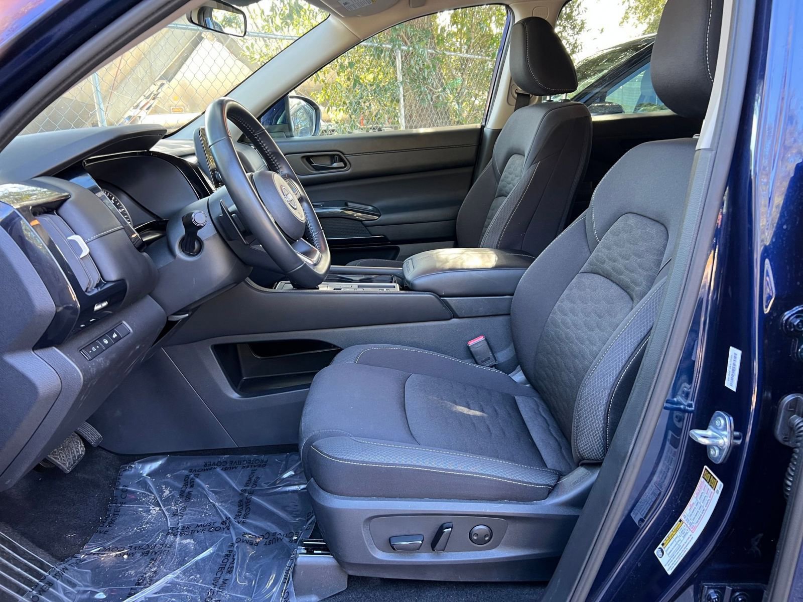 Used 2025 Nissan Pathfinder SV image 21