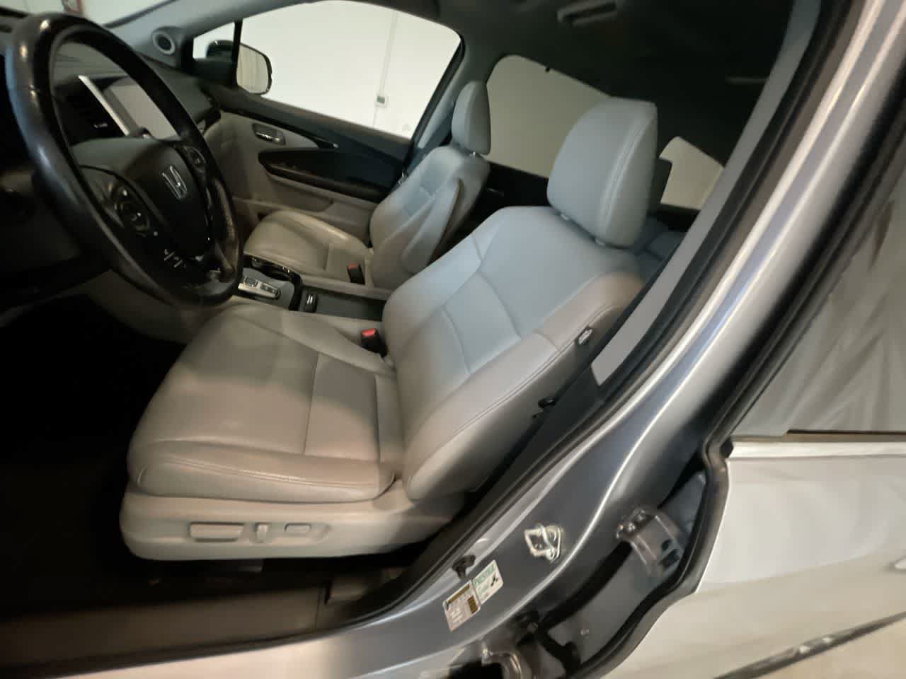 Used 2017 Honda Pilot Touring image 11