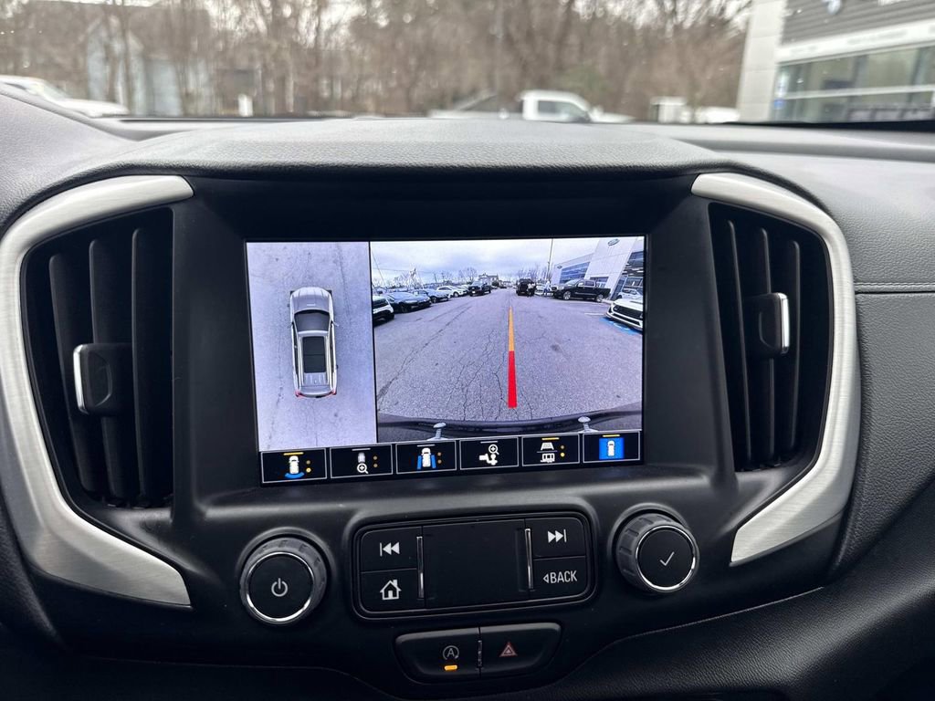 Used 2024 GMC Terrain SLT w/ Infotainment Package II image 26