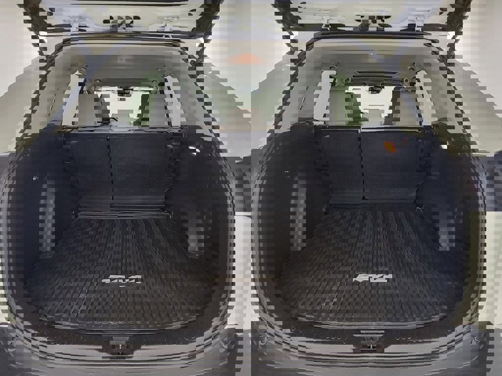 Used 2021 Toyota RAV4 XLE Premium image 32