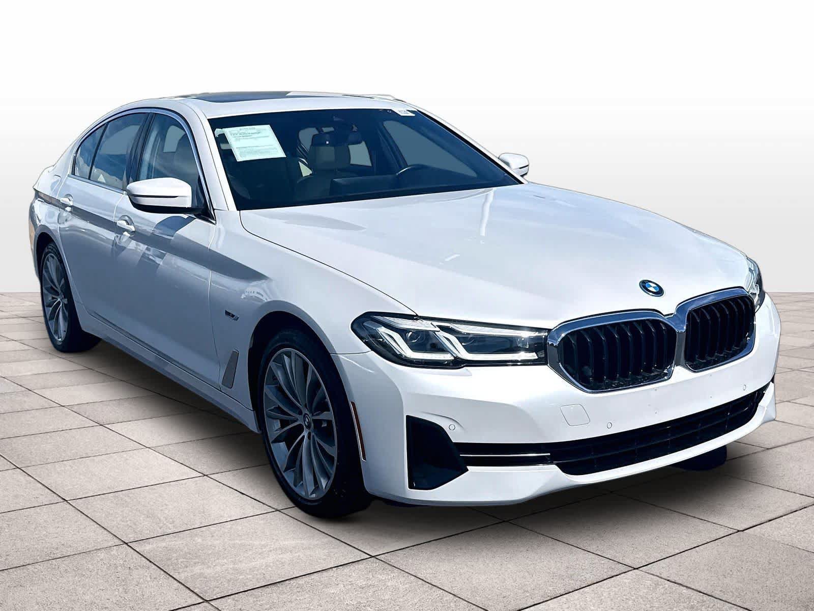 Used 2023 BMW 530e w/ Convenience Package RWD image 3