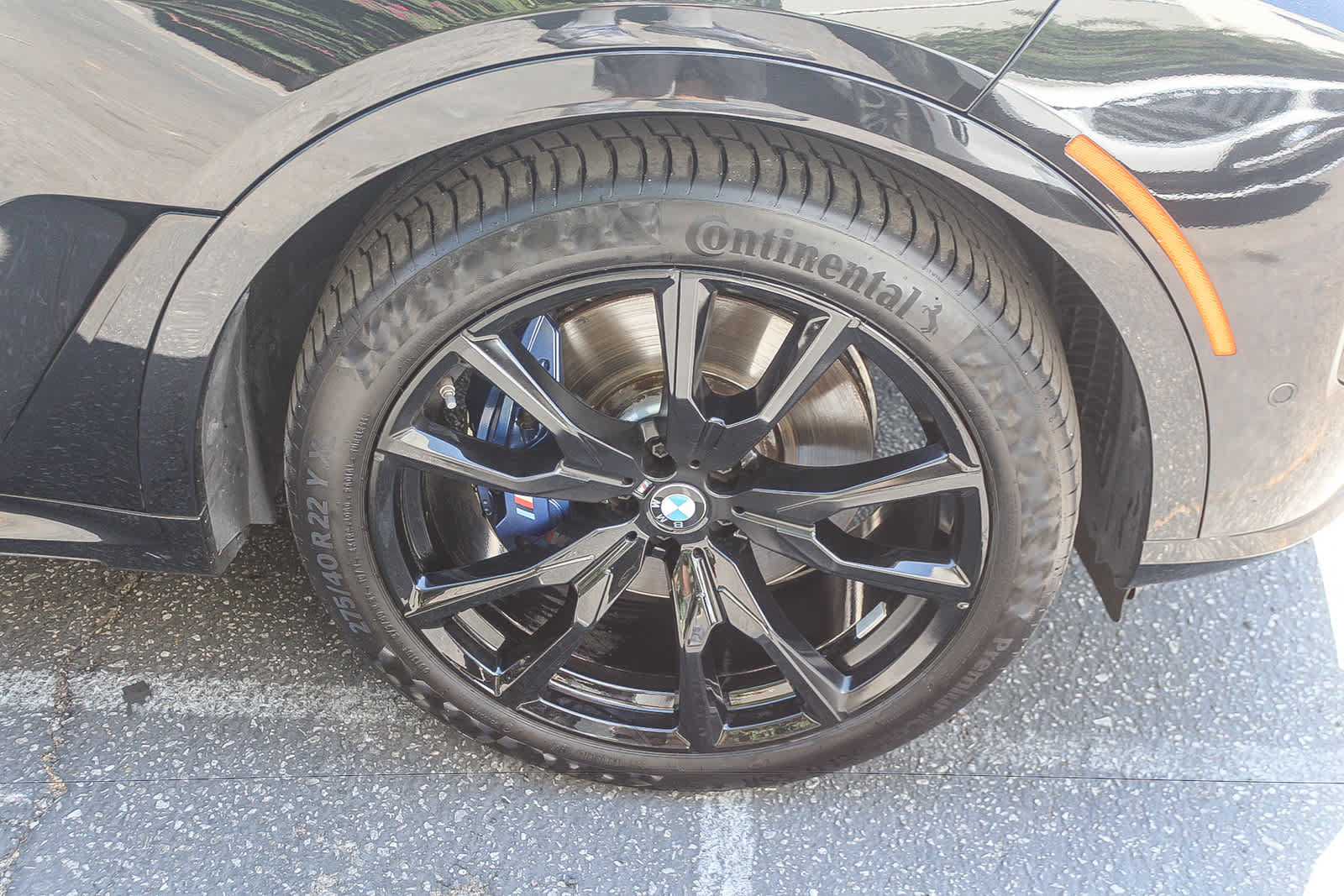 Used 2023 BMW X7 xDrive40i w/ M Sport Package AWD/4WD image 9