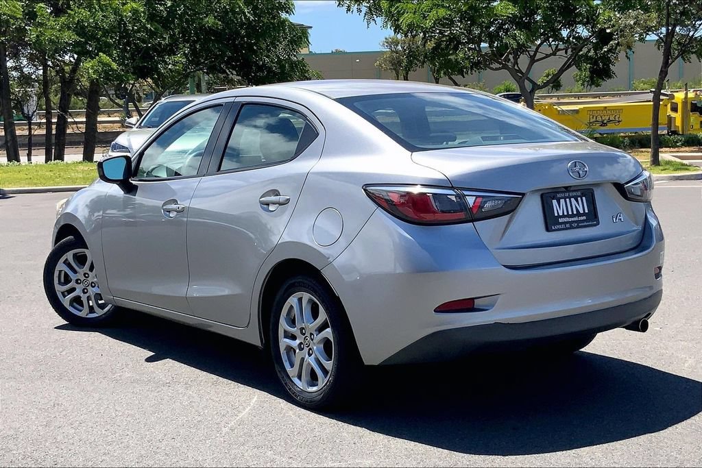 Used 2016 Scion iA FWD image 9