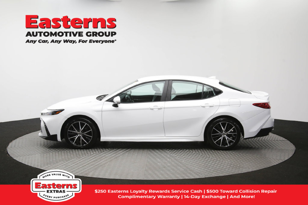 Used 2025 Toyota Camry SE FWD image 59