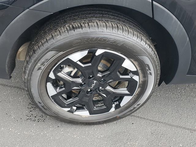 Certified 2025 Kia Sorento S image 5