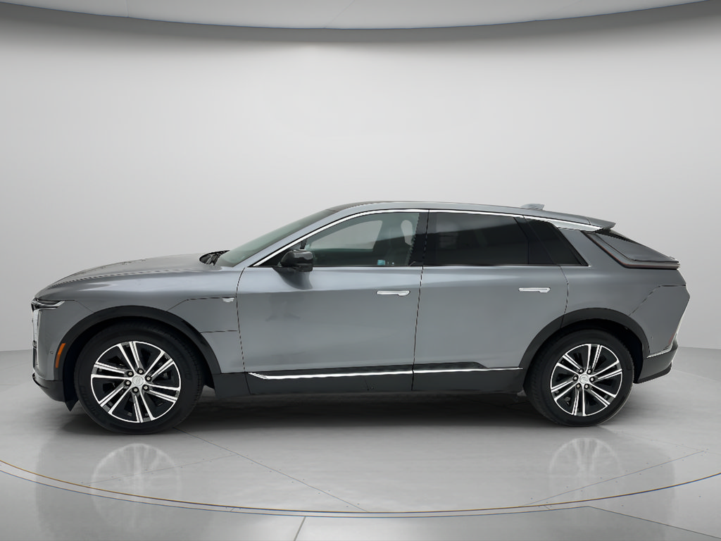 Used 2023 Cadillac Lyriq AWD image 7