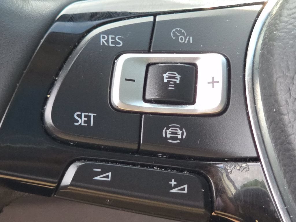 Used 2019 Volkswagen Jetta SEL FWD image 31