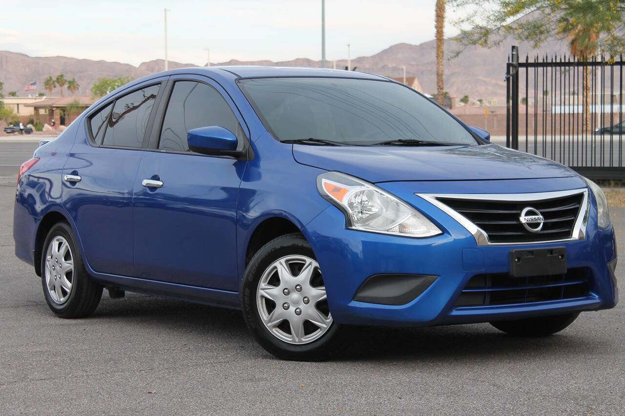 Used 2015 Nissan Versa SV FWD image 2
