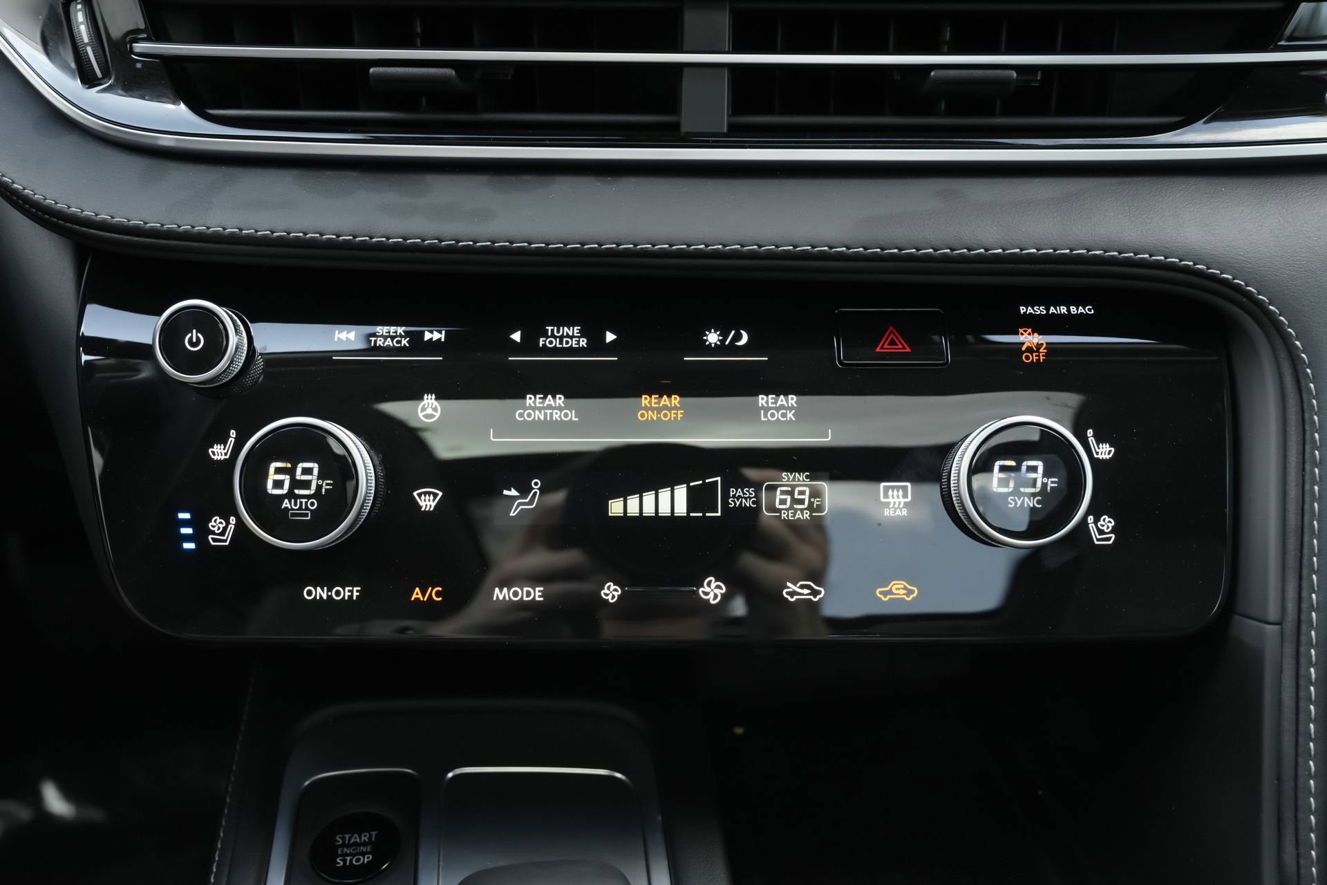 Certified 2026 INFINITI QX60 Luxe w/ Cargo Package FWD image 16