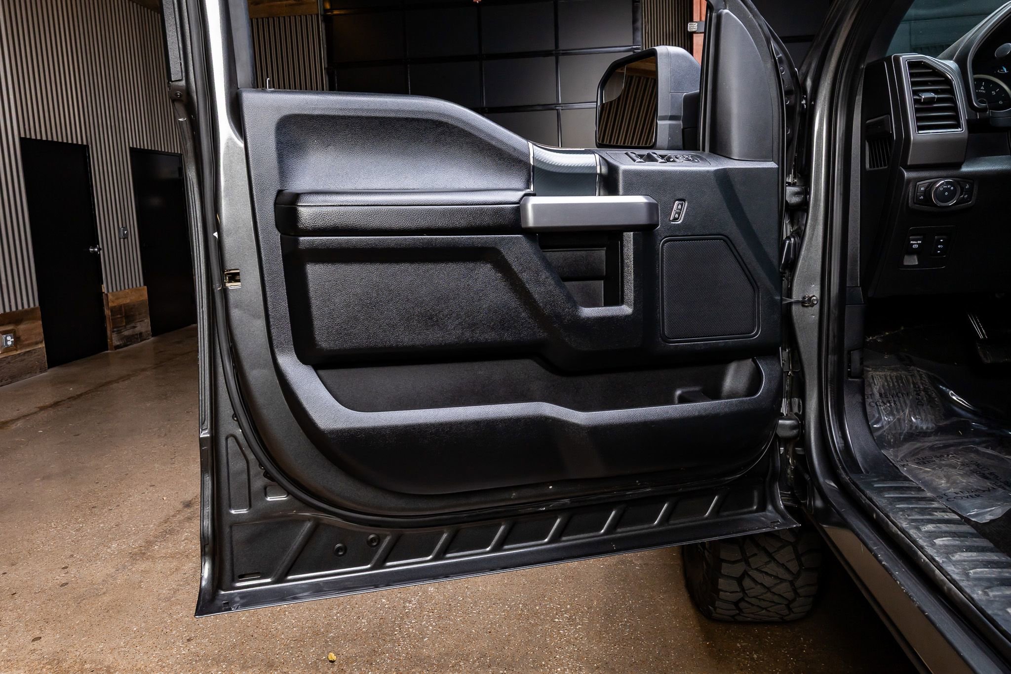 Used 2020 Ford F150 XLT w/ Equipment Group 302A Luxury image 32