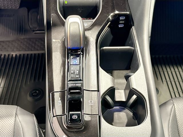 New 2025 Toyota Crown Platinum AWD/4WD image 15