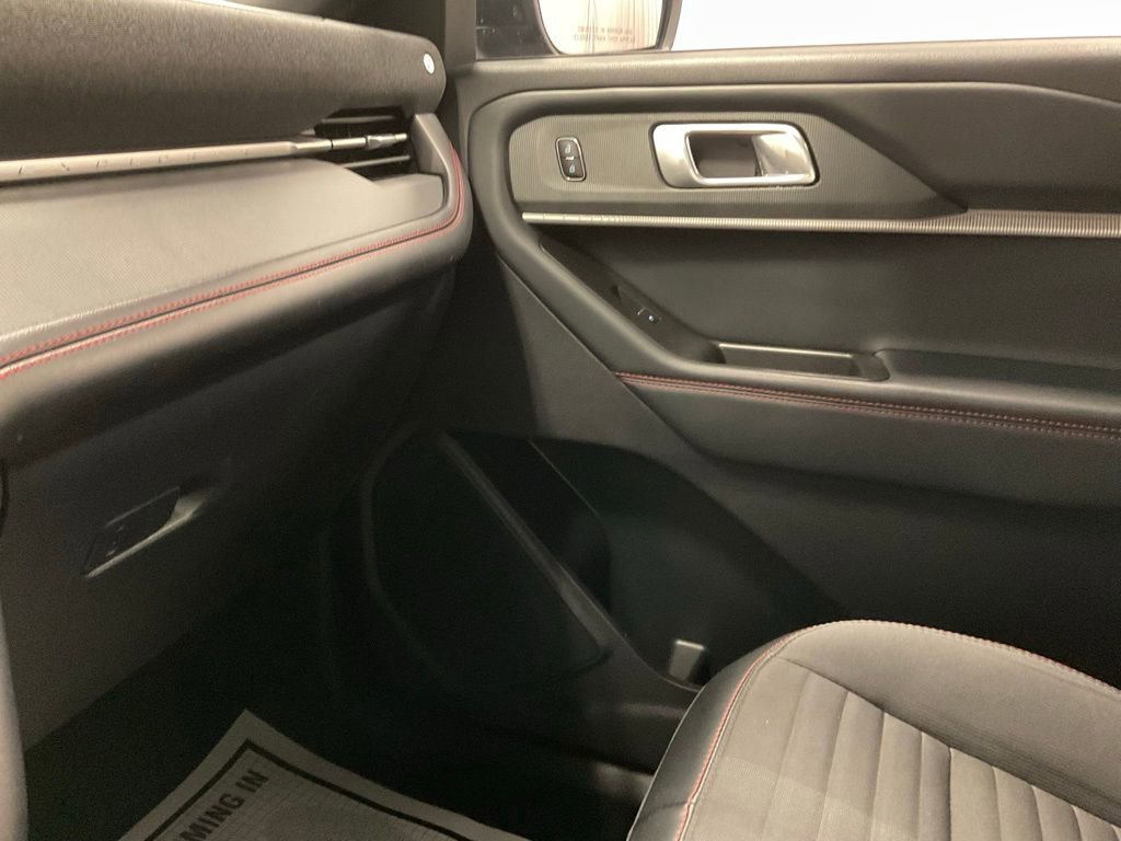 Used 2025 Ford Explorer ST-Line AWD/4WD image 25
